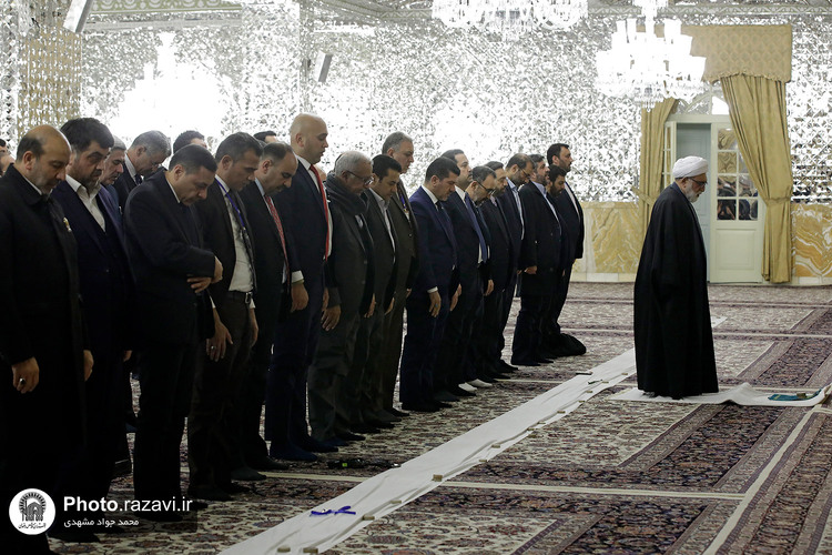 دیدار نخست وزیر عراق با تولیت آستان قدس رضوی