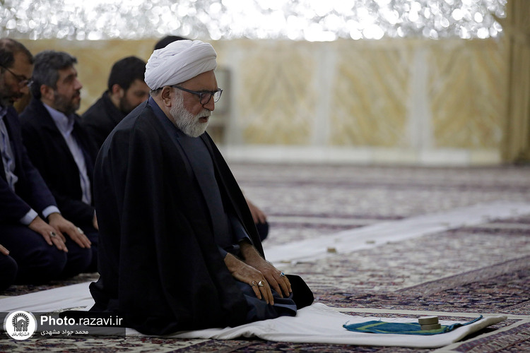 دیدار نخست وزیر عراق با تولیت آستان قدس رضوی