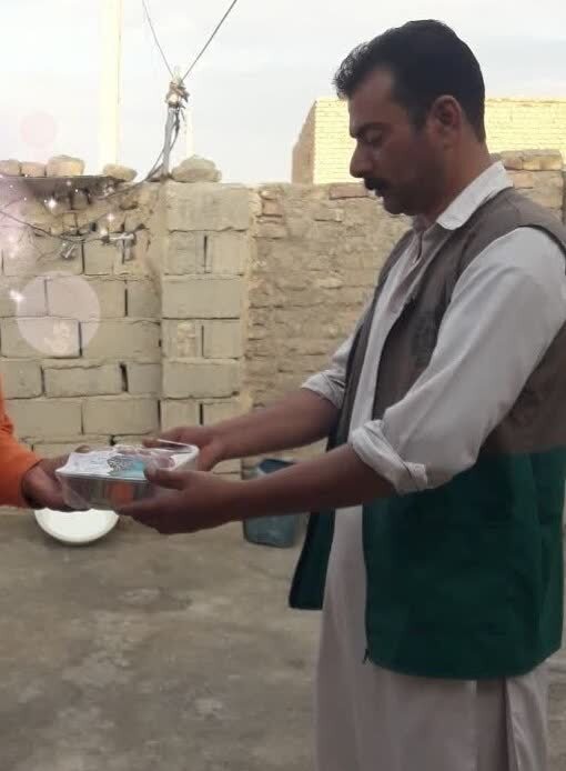 توزیع ۱۲۰۰ بسته گوشت گوسفندی در محلات و روستاهای منطقه سیستان