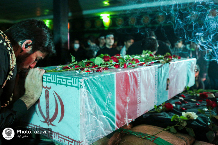 مراسم تشییع پیکر شهید گمنام دفاع مقدس در دبیرستان پسرانه واحد 3 امام رضا(علیه‌السلام)