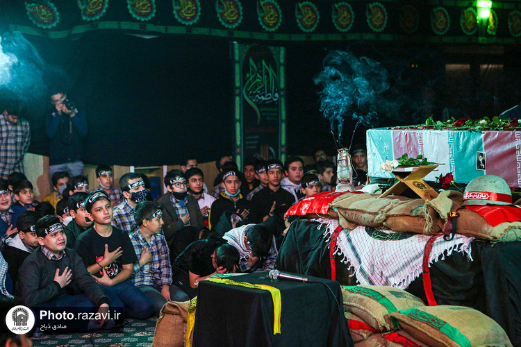 مراسم تشییع پیکر شهید گمنام دفاع مقدس در دبیرستان پسرانه واحد 3 امام رضا(علیه‌السلام)