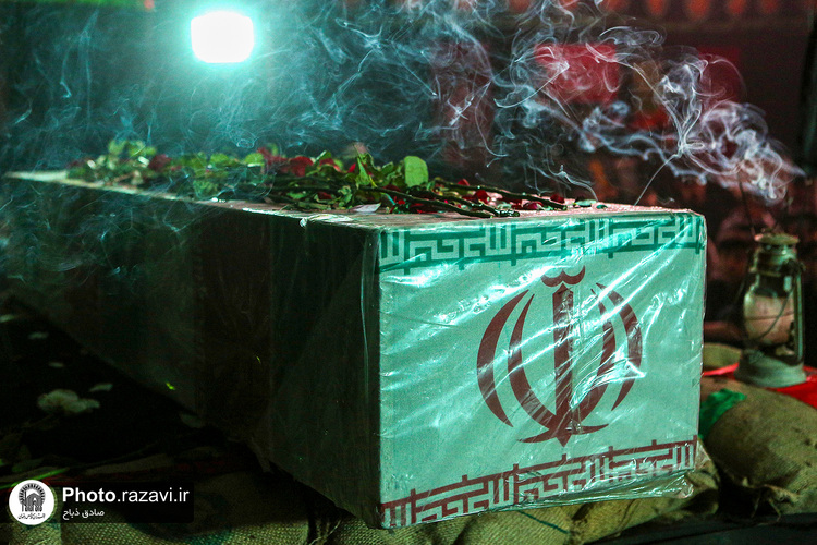 مراسم تشییع پیکر شهید گمنام دفاع مقدس در دبیرستان پسرانه واحد 3 امام رضا(علیه‌السلام)