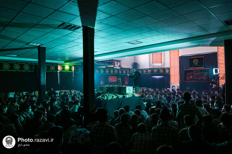 مراسم تشییع پیکر شهید گمنام دفاع مقدس در دبیرستان پسرانه واحد 3 امام رضا(علیه‌السلام)