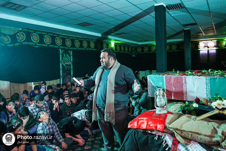 مراسم تشییع پیکر شهید گمنام دفاع مقدس در دبیرستان پسرانه واحد 3 امام رضا(علیه‌السلام)