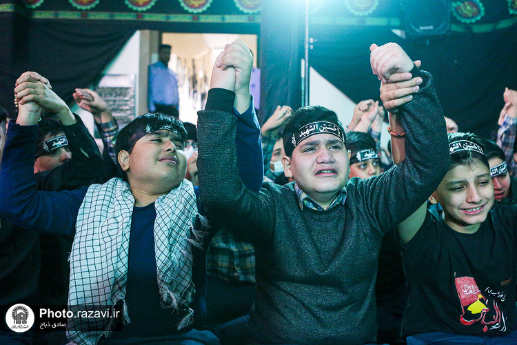 مراسم تشییع پیکر شهید گمنام دفاع مقدس در دبیرستان پسرانه واحد 3 امام رضا(علیه‌السلام)