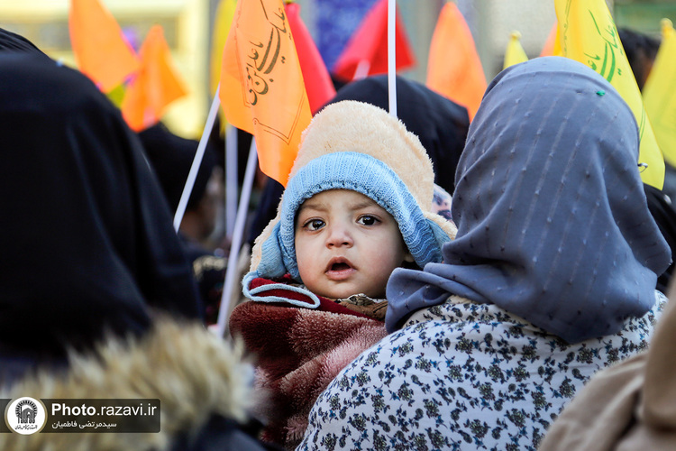 تشرف زائران اردو زبان به حرم مطهر رضوی