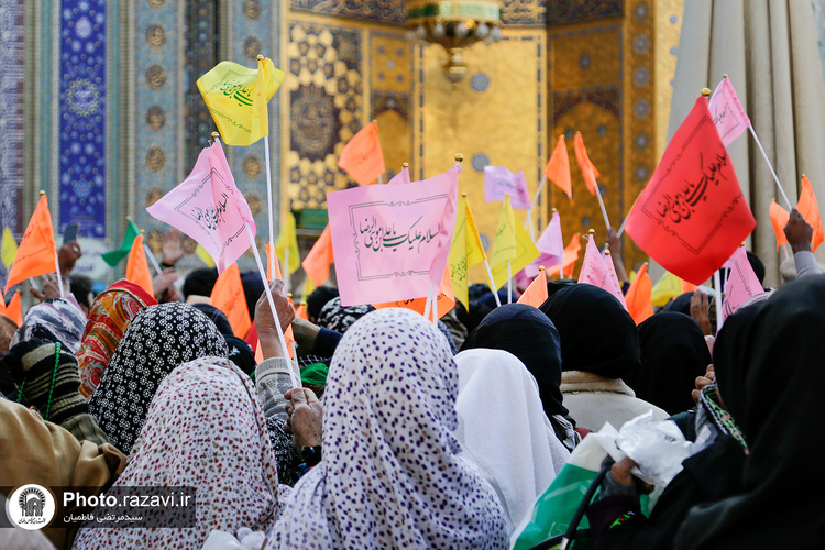 تشرف زائران اردو زبان به حرم مطهر رضوی