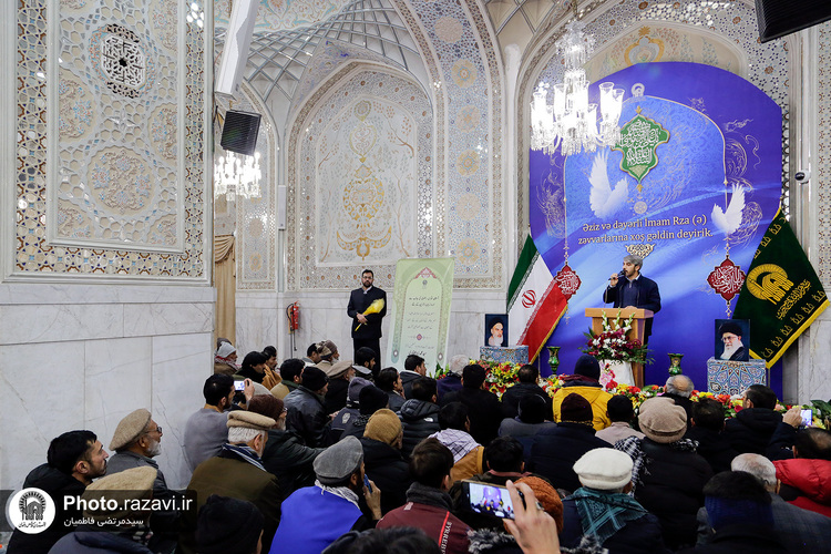 تشرف زائران اردو زبان به حرم مطهر رضوی