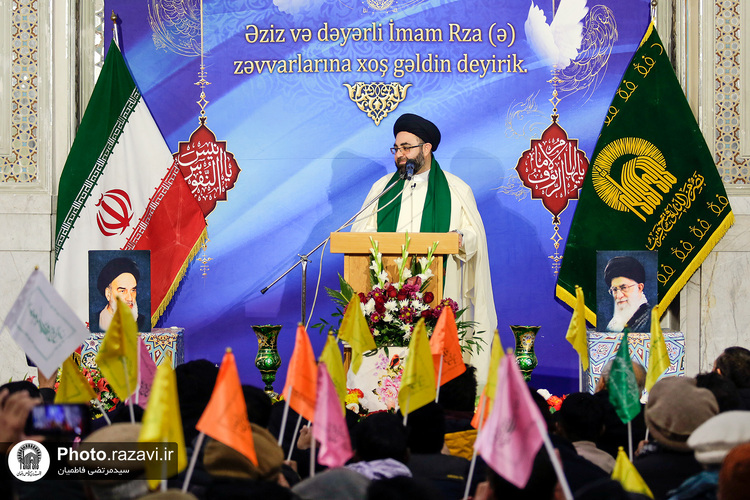 تشرف زائران اردو زبان به حرم مطهر رضوی