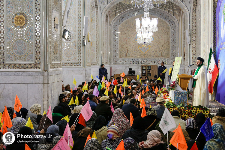 تشرف زائران اردو زبان به حرم مطهر رضوی