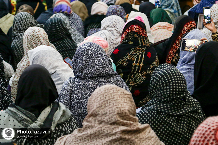 تشرف زائران اردو زبان به حرم مطهر رضوی