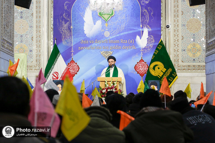 تشرف زائران اردو زبان به حرم مطهر رضوی