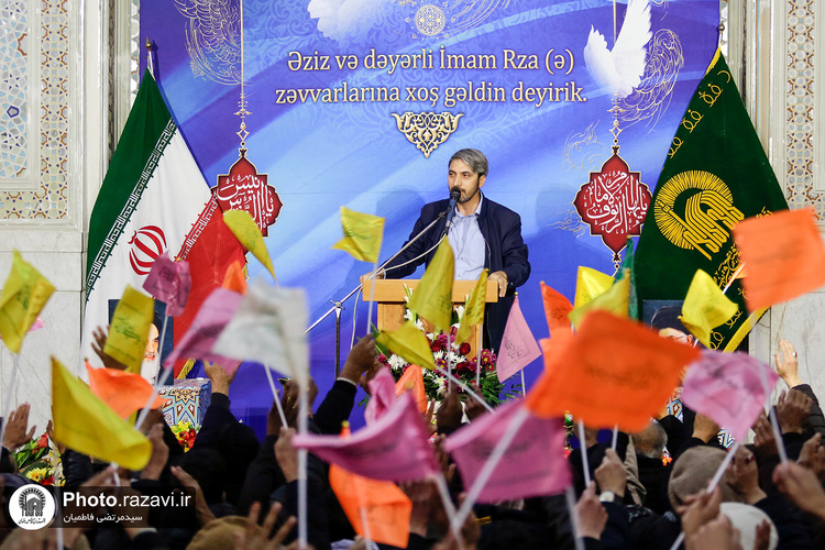 تشرف زائران اردو زبان به حرم مطهر رضوی