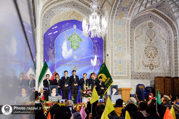 تشرف زائران اردو زبان به حرم مطهر رضوی