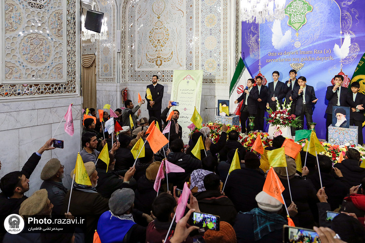 تشرف زائران اردو زبان به حرم مطهر رضوی