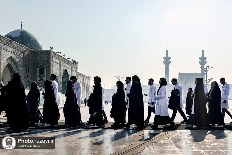 سوگند پزشکی 45 دانشجوی غیرایرانی دانشگاه شیراز در حرم مطهر امام رضا علیه السلام