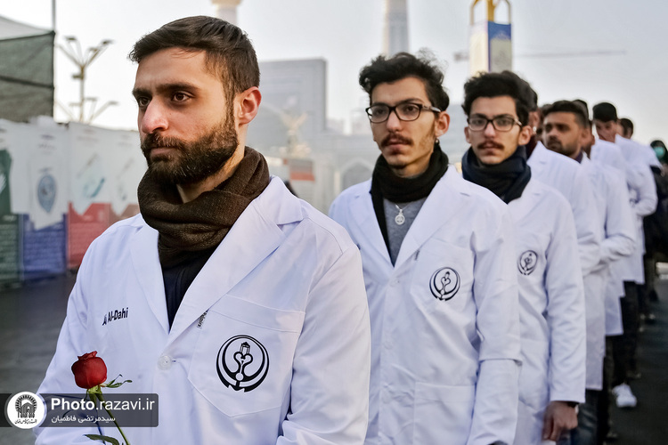 سوگند پزشکی 45 دانشجوی غیرایرانی دانشگاه شیراز در حرم مطهر امام رضا علیه السلام