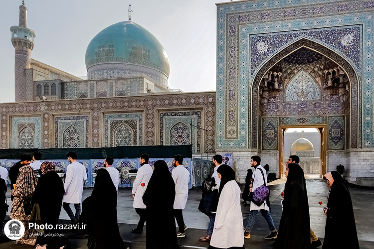 سوگند پزشکی 45 دانشجوی غیرایرانی دانشگاه شیراز در حرم مطهر امام رضا علیه السلام