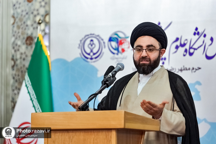 سوگند پزشکی 45 دانشجوی غیرایرانی دانشگاه شیراز در حرم مطهر امام رضا علیه السلام