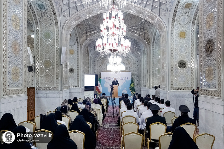 سوگند پزشکی 45 دانشجوی غیرایرانی دانشگاه شیراز در حرم مطهر امام رضا علیه السلام