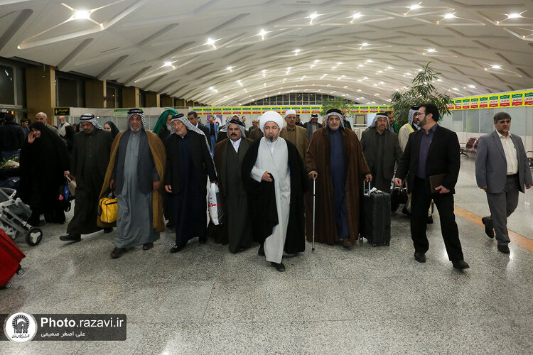 مراسم استقبال از موکب‌داران عراقی توسط خدام حرم مطهر رضوی