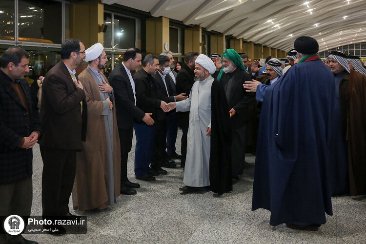 مراسم استقبال از موکب‌داران عراقی توسط خدام حرم مطهر رضوی