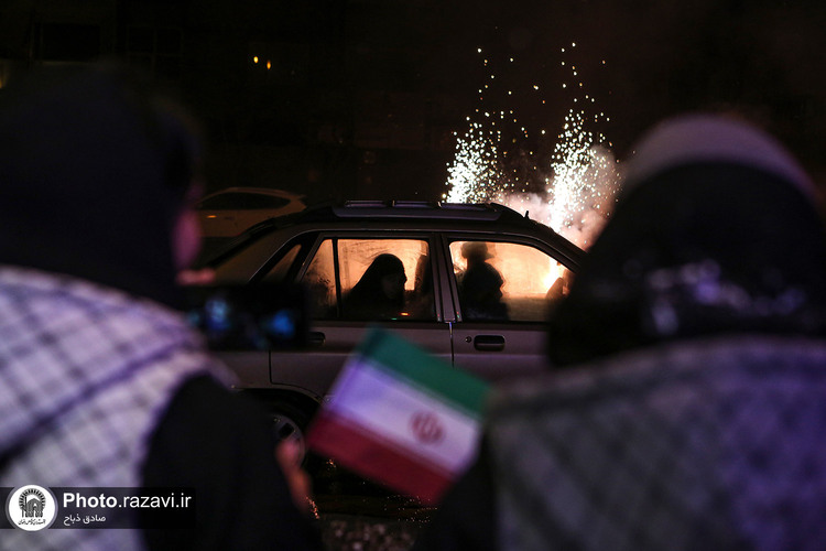 جشن پیروزی انقلاب اسلامی در ایستگاه انقلاب دانش‌آموزان مدارس امام رضا(علیه‌السلام)