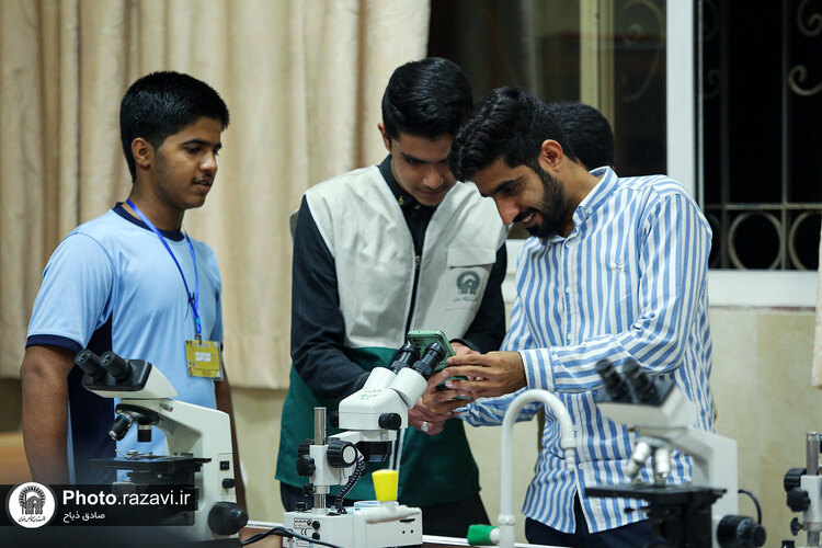 تشرف دانش‌آموزان زیارت اولی استان کرمان به مشهد مقدس