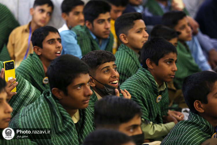 تشرف دانش‌آموزان زیارت اولی استان کرمان به مشهد مقدس