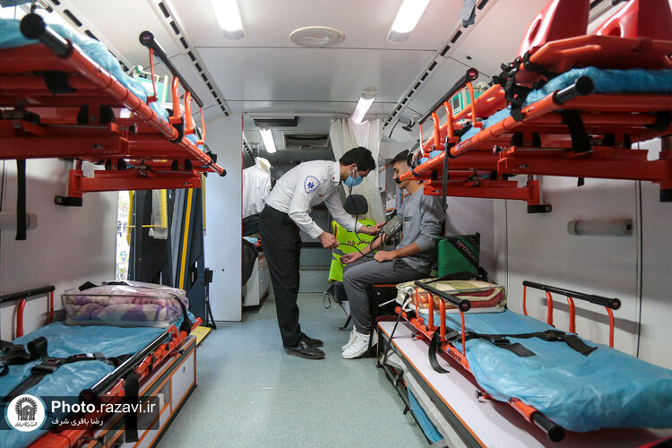 ارائه خدمات پزشکی به زائران حرم مطهر رضوی