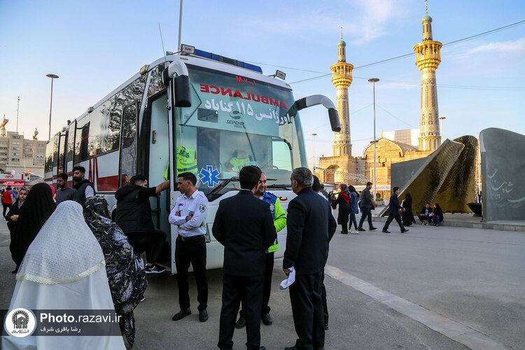 ارائه خدمات پزشکی به زائران حرم مطهر رضوی