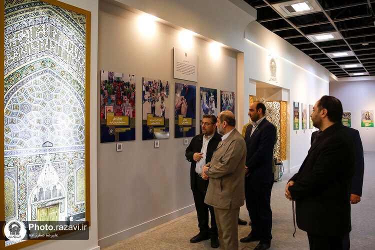 بازدید مدیرعامل بنیاد کرامت رضوی از نمایشگاه رواق خدمت