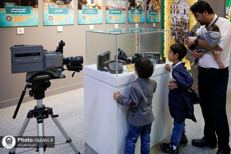 بازدید مدیرعامل بنیاد کرامت رضوی از نمایشگاه رواق خدمت