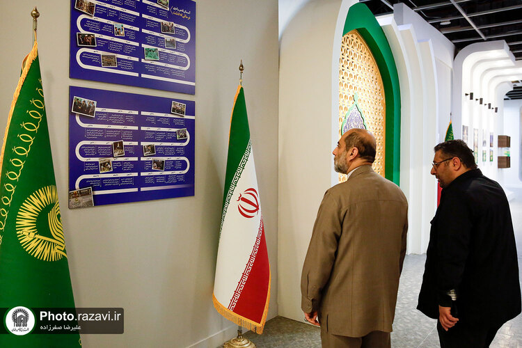 بازدید مدیرعامل بنیاد کرامت رضوی از نمایشگاه رواق خدمت