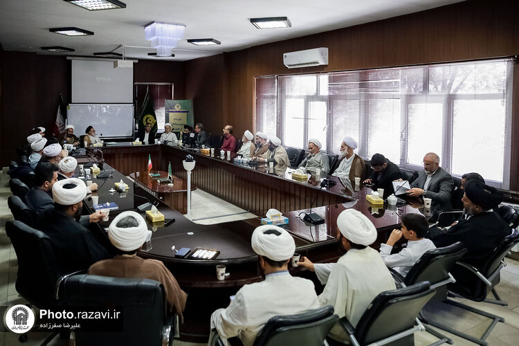 بازدید مشاوران وقف و نذر از واحدهای کشاورزی، لبنی و دامپروری رضوی