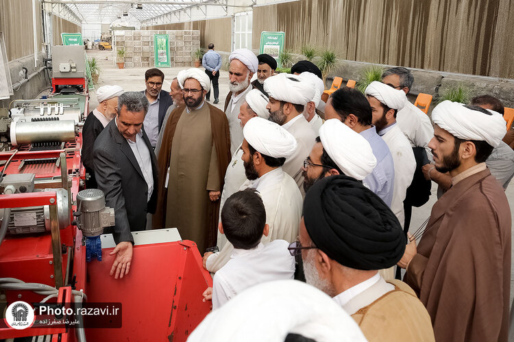 بازدید مشاوران وقف و نذر از واحدهای کشاورزی، لبنی و دامپروری رضوی