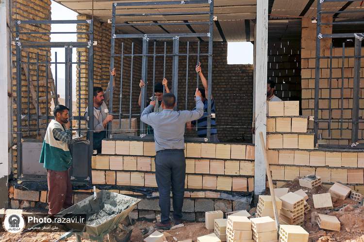 بازدید فرماندار و مدیران اجرایی شهر مشهد از روند خدمت‌رسانی آستان قدس رضوی در روستای هندل آباد