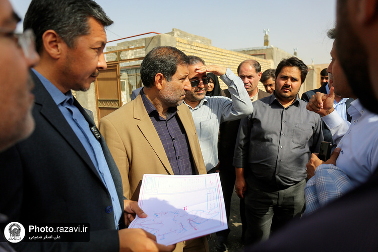 بازدید فرماندار و مدیران اجرایی شهر مشهد از روند خدمت‌رسانی آستان قدس رضوی در روستای هندل آباد
