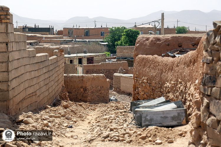 بازدید فرماندار و مدیران اجرایی شهر مشهد از روند خدمت‌رسانی آستان قدس رضوی در روستای هندل آباد