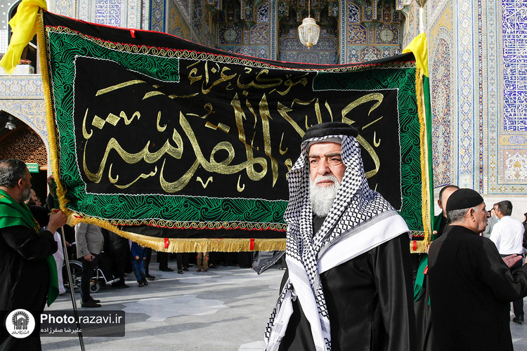 تشرف کاروان موکب‌داران عراقی به حرم مطهر رضوی