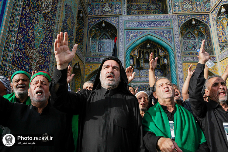 تشرف کاروان موکب‌داران عراقی به حرم مطهر رضوی