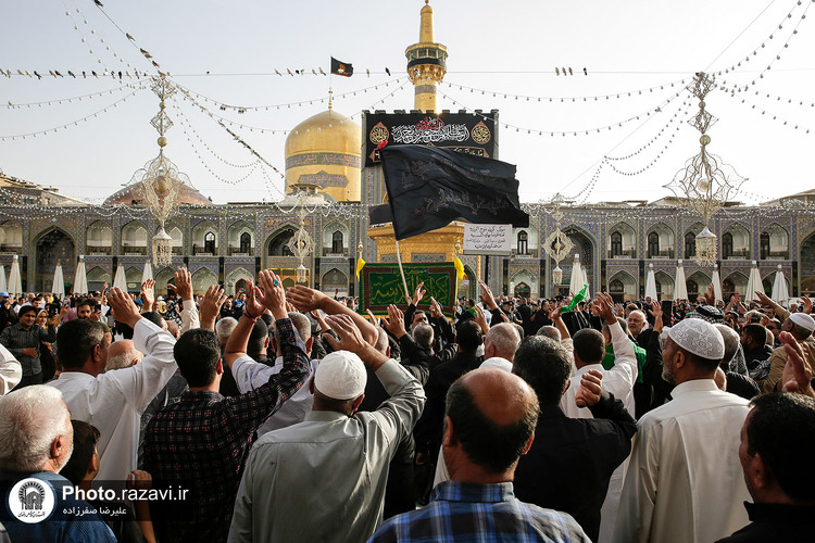 تشرف کاروان موکب‌داران عراقی به حرم مطهر رضوی