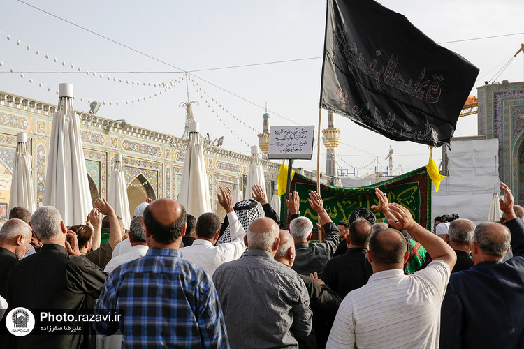 تشرف کاروان موکب‌داران عراقی به حرم مطهر رضوی