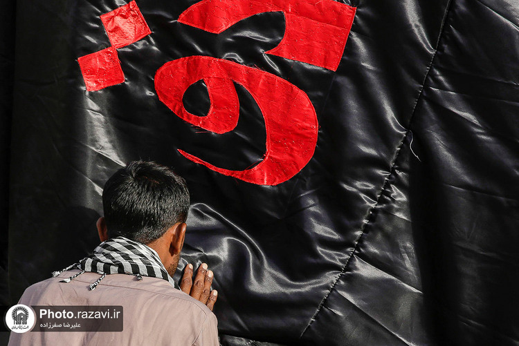 تشرف کاروان موکب‌داران عراقی به حرم مطهر رضوی