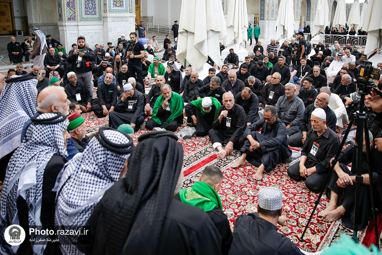 تشرف کاروان موکب‌داران عراقی به حرم مطهر رضوی