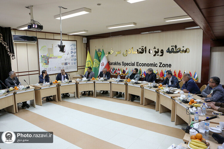 بازدید مدیران مناطق آزاد کشور تاجیکستان از منطقه ویژه اقتصادی سرخس