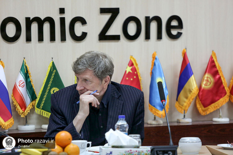 بازدید مدیران مناطق آزاد کشور تاجیکستان از منطقه ویژه اقتصادی سرخس