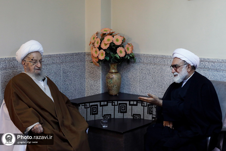دیدار تولیت آستان قدس رضوی با مراجع تقلید در قم