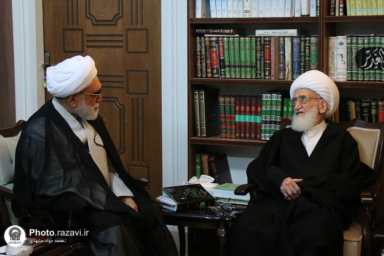 دیدار تولیت آستان قدس رضوی با مراجع تقلید در قم