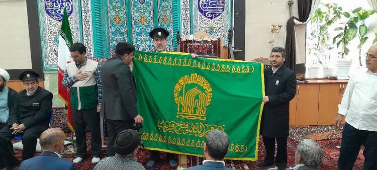 پیچیدن شمیم رضوی با حضور خادمان کاروان زیر سایه خورشید در تکاب